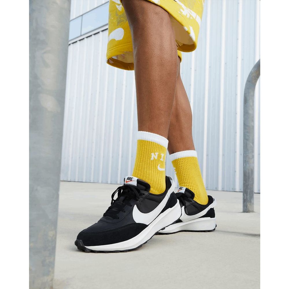 Nike Men's Waffle Debut Sneakers - Black/White 8 - Picture 10 of 10